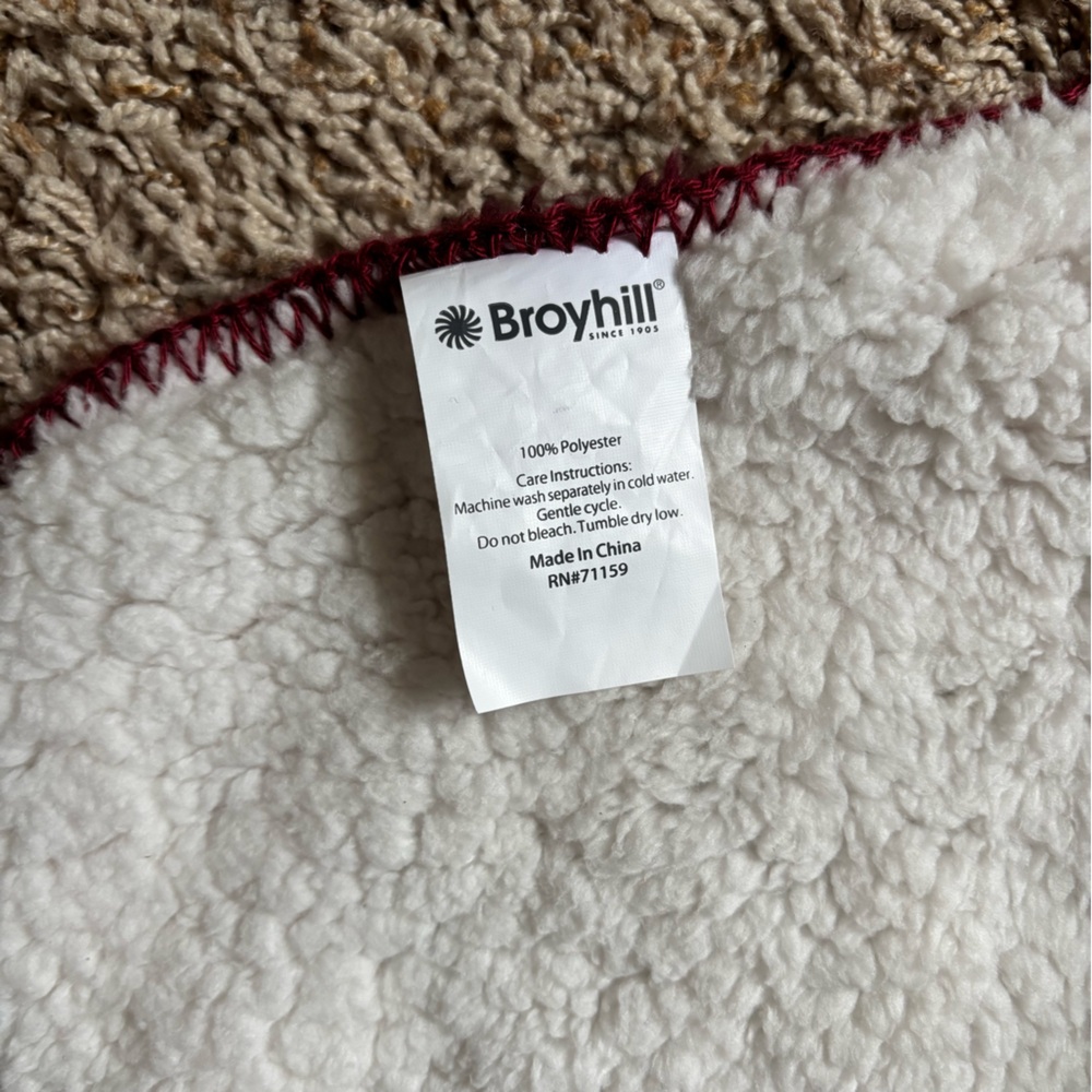Broyhill red and black checkered throw - Picture 3 of 3